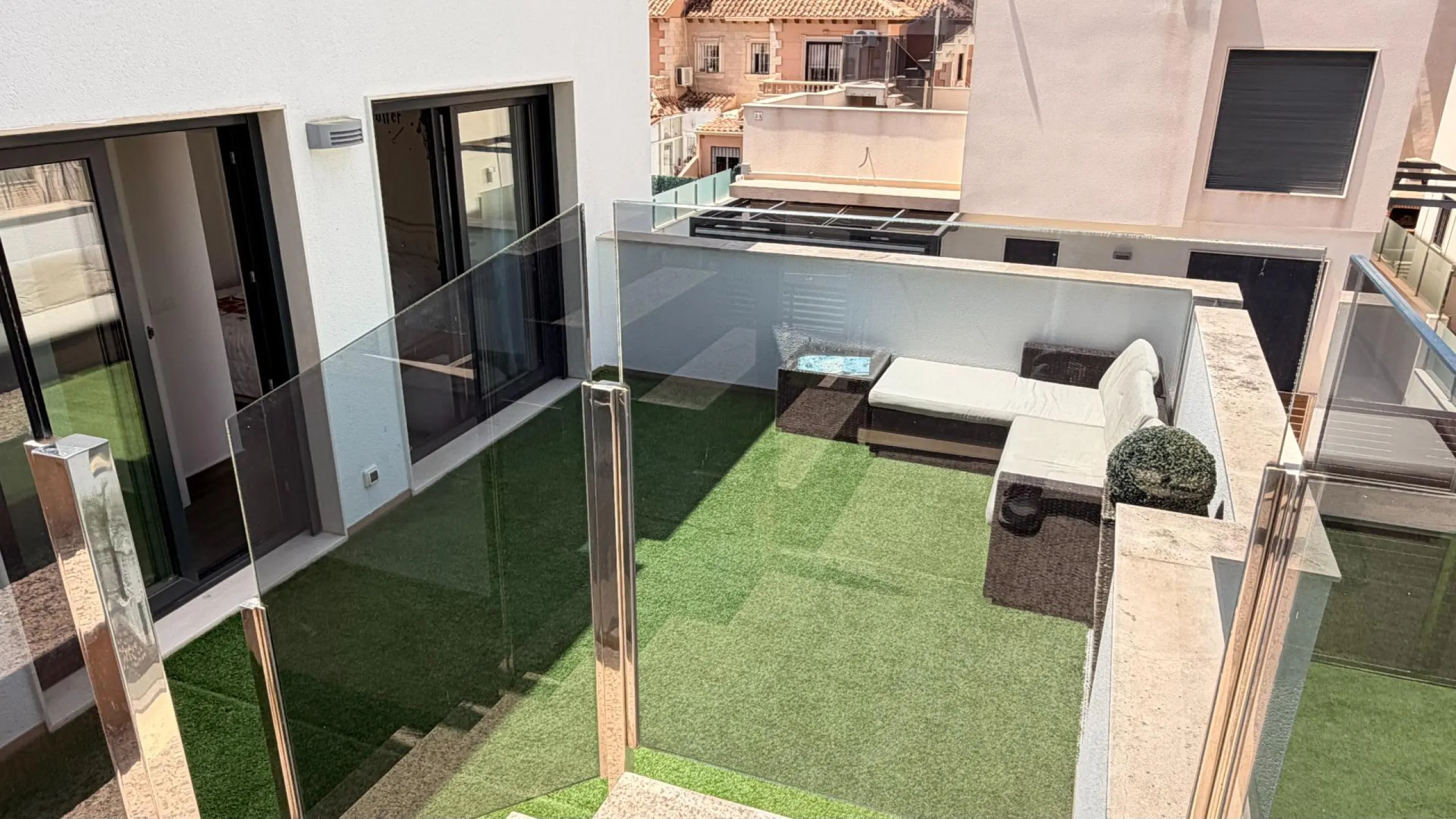 🌴 Independent villa with private pool and tourist license in Aguas Nuevas, Torrevieja