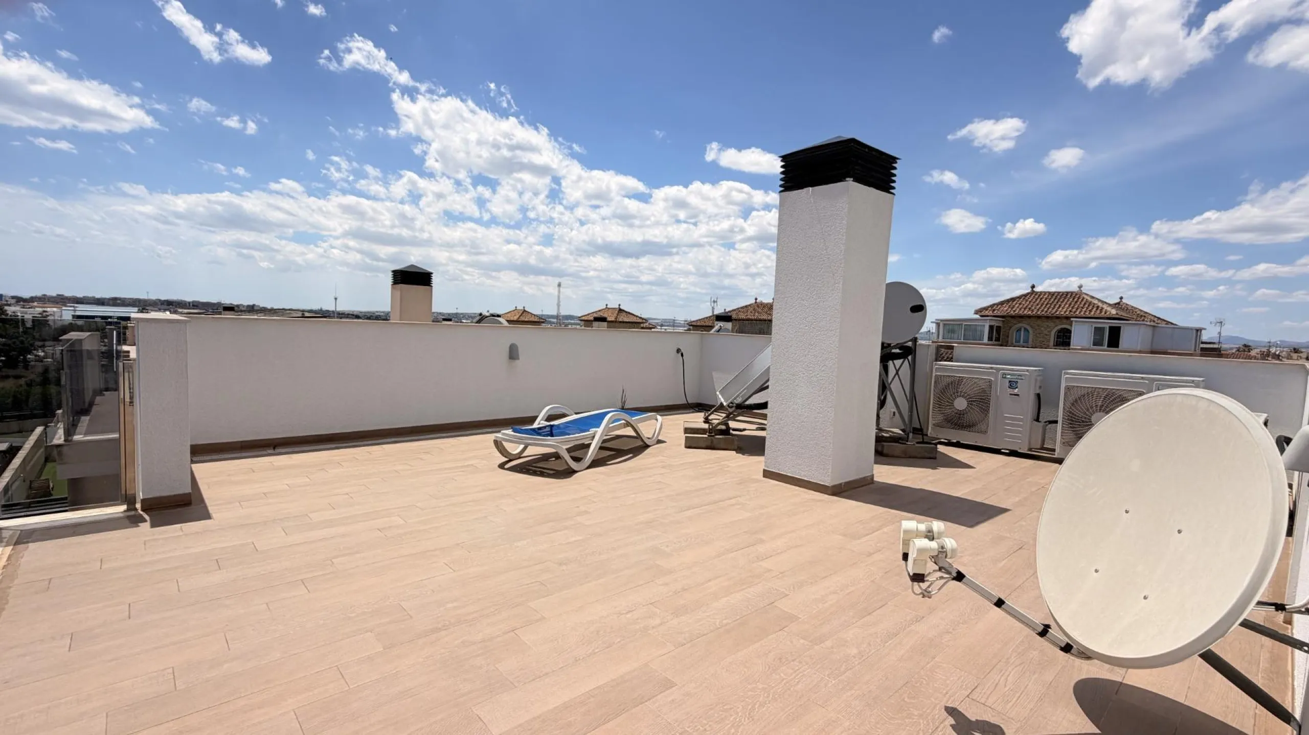 🌴 Independent villa with private pool and tourist license in Aguas Nuevas, Torrevieja