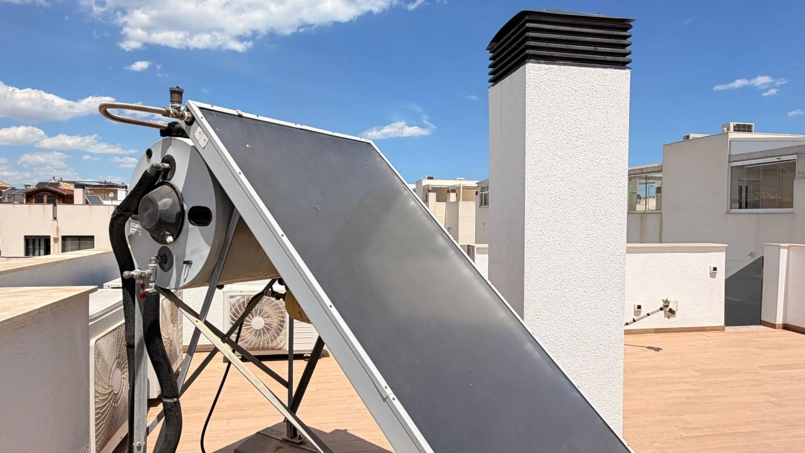 🌴 Independent villa with private pool and tourist license in Aguas Nuevas, Torrevieja
