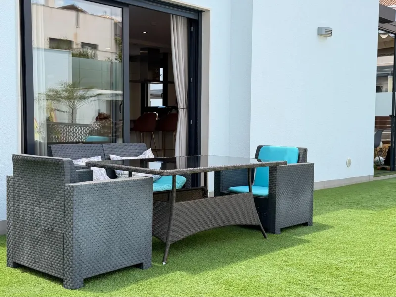🌴 Independent villa with private pool and tourist license in Aguas Nuevas, Torrevieja