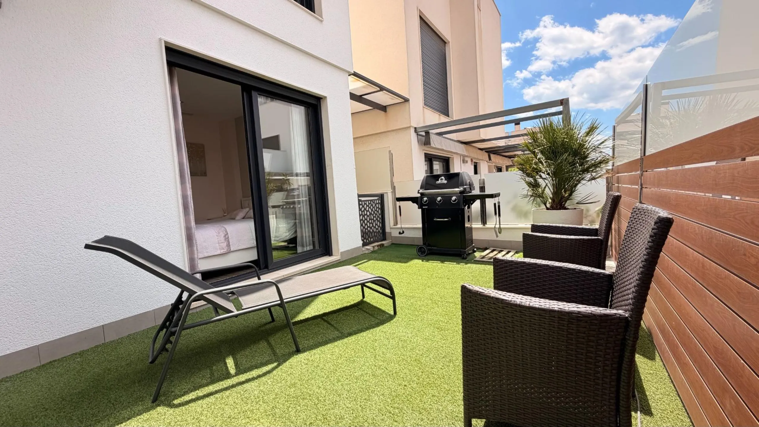 🌴 Independent villa with private pool and tourist license in Aguas Nuevas, Torrevieja