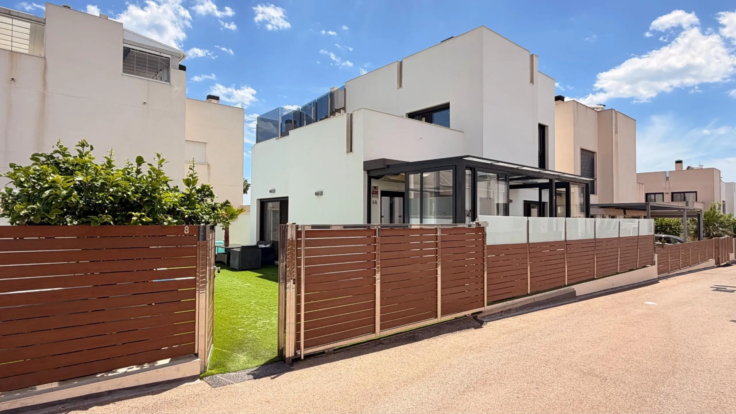 🌴 Independent villa with private pool and tourist license in Aguas Nuevas, Torrevieja