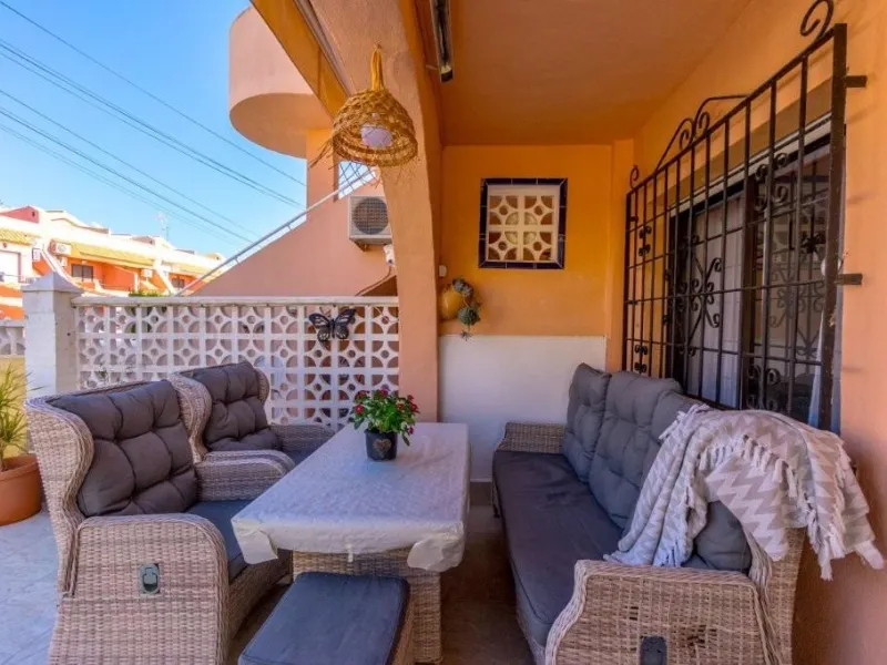 BUNGALOW PLANTA BAJA CON SUPER TERRAZAS EN FRUTALES. A ESCASOS 450m DEL MAR