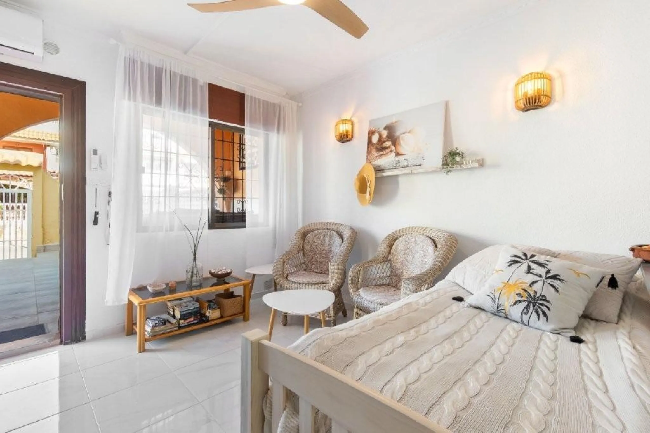 BUNGALOW PLANTA BAJA CON SUPER TERRAZAS EN FRUTALES. A ESCASOS 450m DEL MAR
