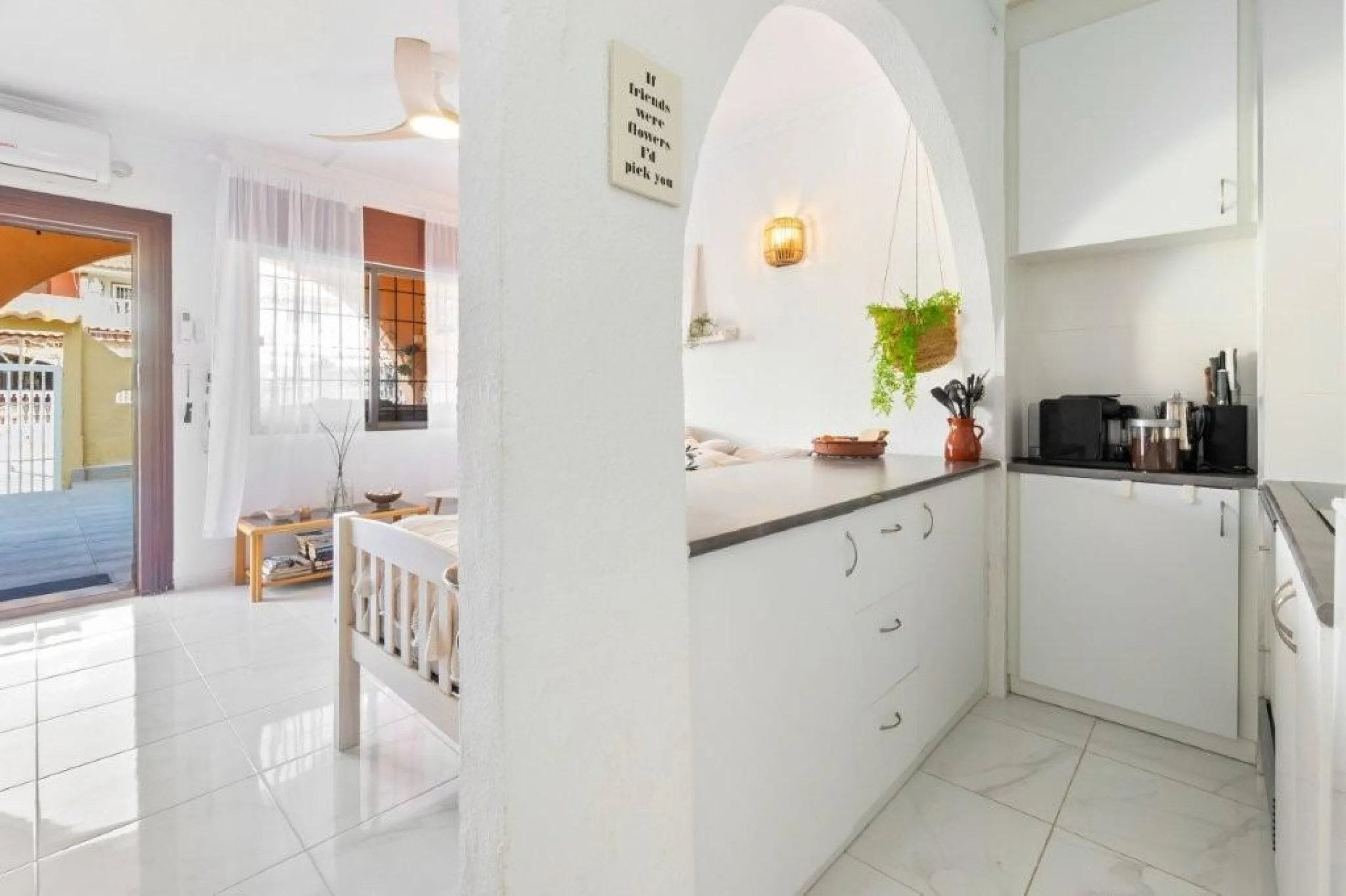 BUNGALOW PLANTA BAJA CON SUPER TERRAZAS EN FRUTALES. A ESCASOS 450m DEL MAR