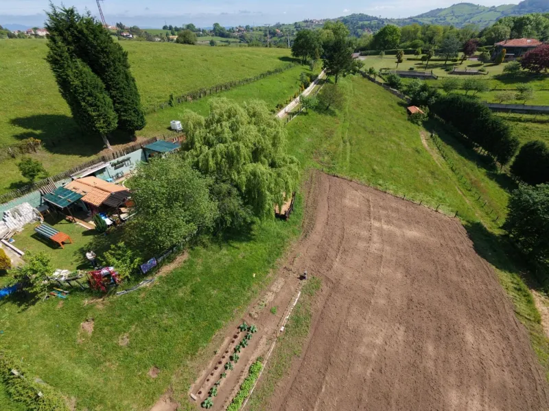 Finca exclusiva de 10.000 ‭m2‬ con vistas espectaculares – A solo 5 minutos de Oviedo