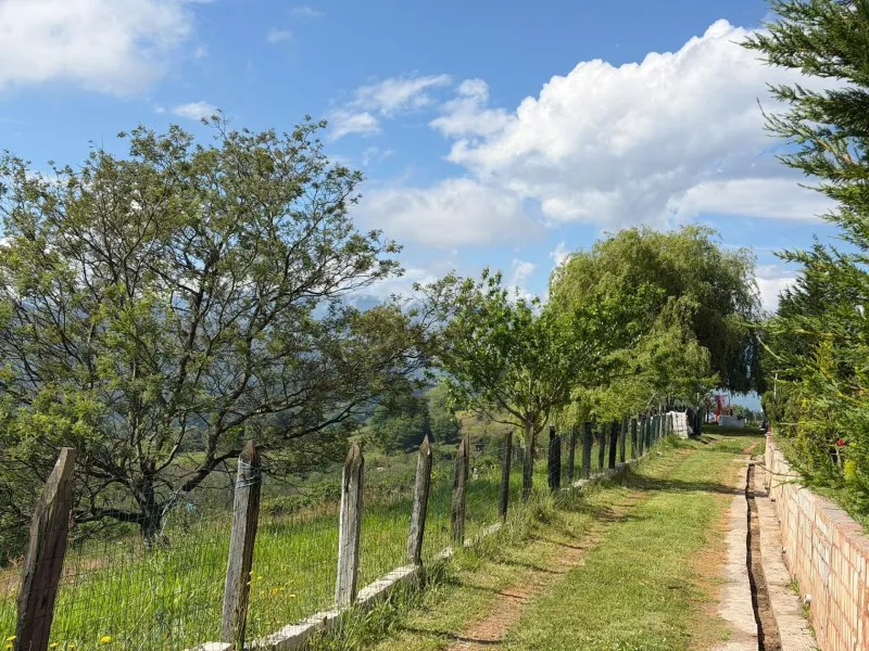 Finca exclusiva de 10.000 ‭m2‬ con vistas espectaculares – A solo 5 minutos de Oviedo