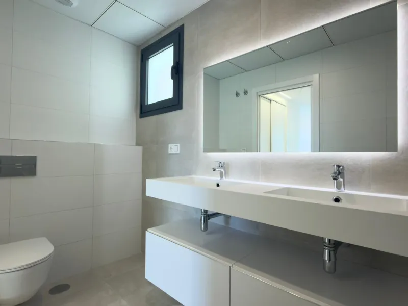 Exclusivo dúplex penthouse con jacuzzi junto al mar en Allonbay — primera línea de la playa El Torres