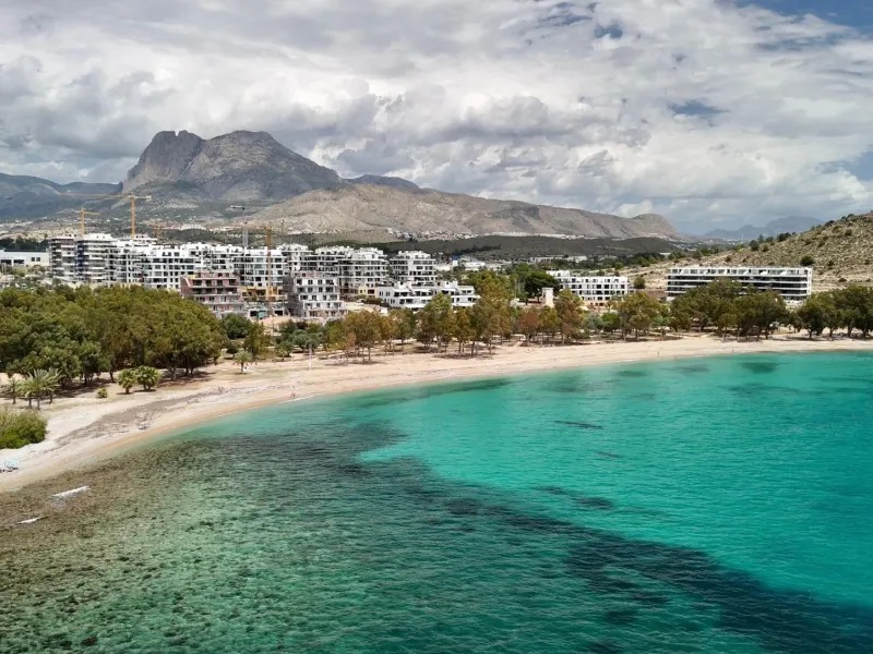 Exclusivo dúplex penthouse con jacuzzi junto al mar en Allonbay — primera línea de la playa El Torres