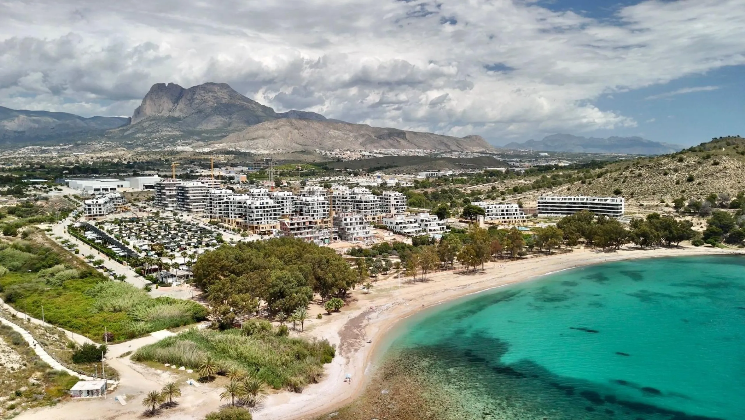 Exclusivo dúplex penthouse con jacuzzi junto al mar en Allonbay — primera línea de la playa El Torres