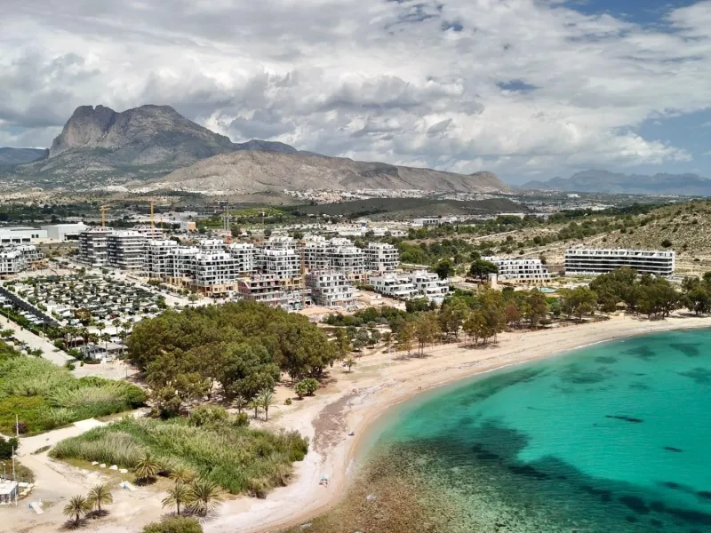 Exclusivo dúplex penthouse con jacuzzi junto al mar en Allonbay — primera línea de la playa El Torres