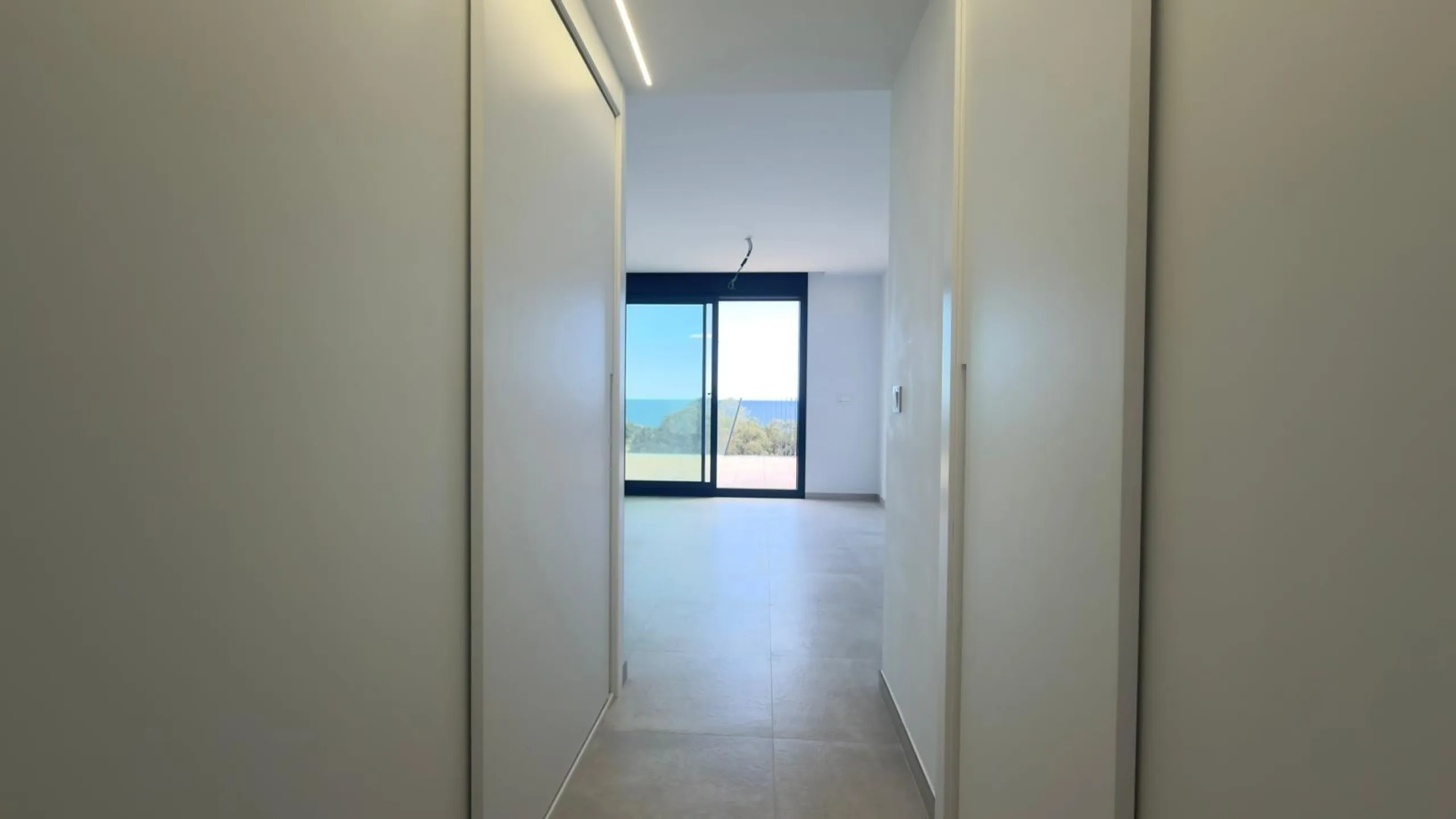Exclusivo dúplex penthouse con jacuzzi junto al mar en Allonbay — primera línea de la playa El Torres