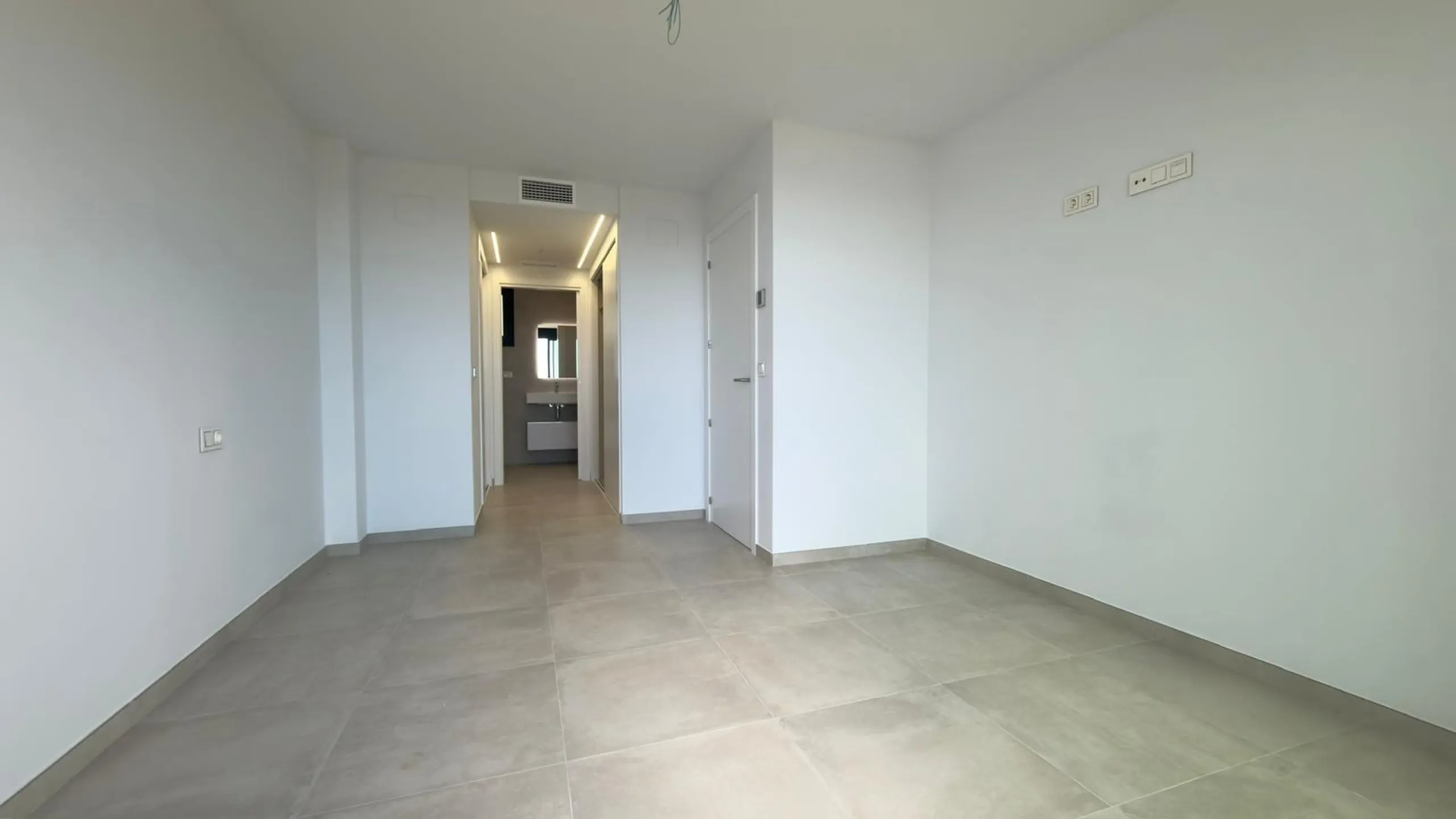 Exclusivo dúplex penthouse con jacuzzi junto al mar en Allonbay — primera línea de la playa El Torres