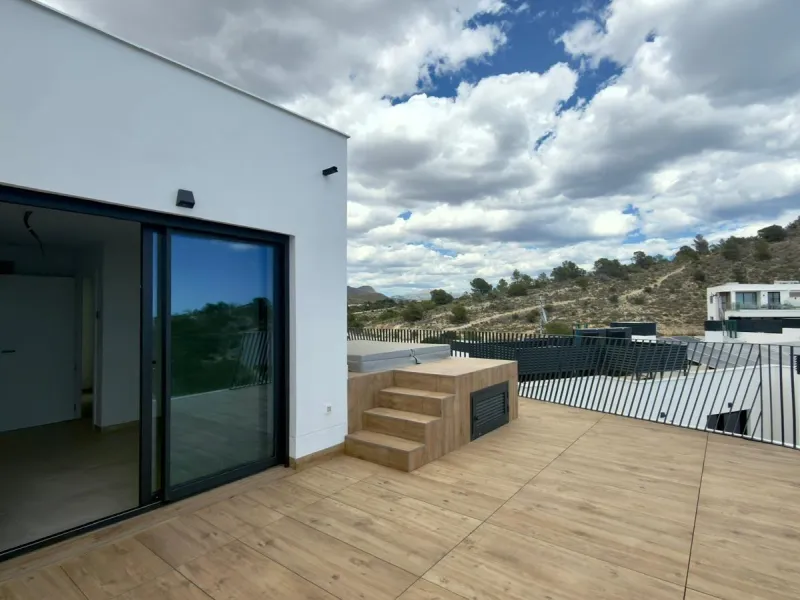 Exclusivo dúplex penthouse con jacuzzi junto al mar en Allonbay — primera línea de la playa El Torres