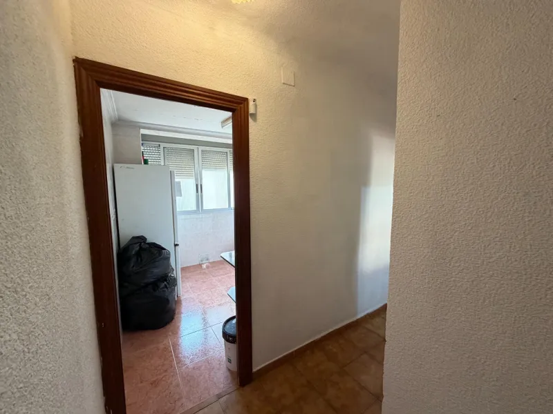APARTMENT IN ALICANTE — EXCELLENT OPPORTUNITY TO LIVE OR INVEST