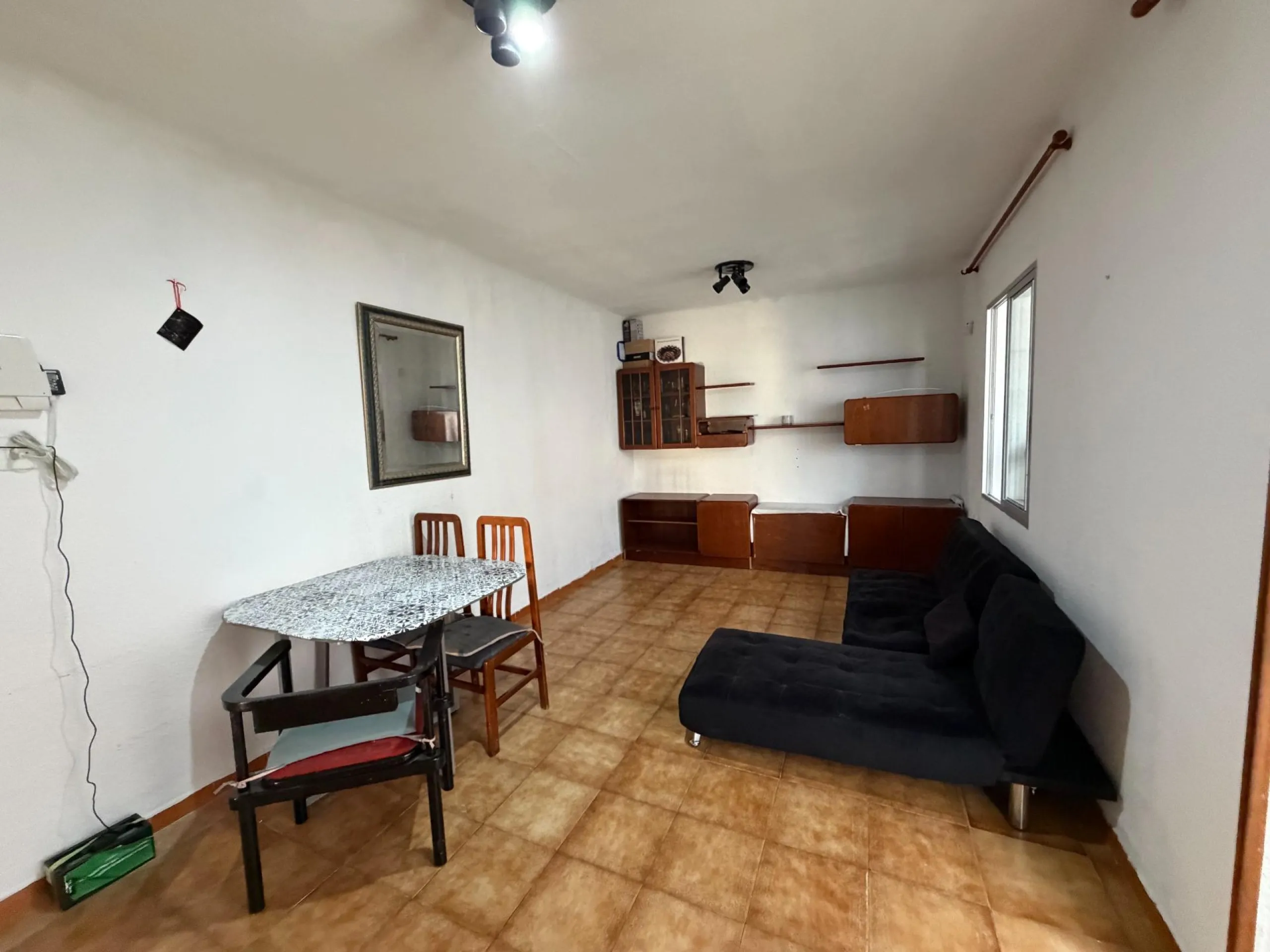 APARTMENT IN ALICANTE — EXCELLENT OPPORTUNITY TO LIVE OR INVEST