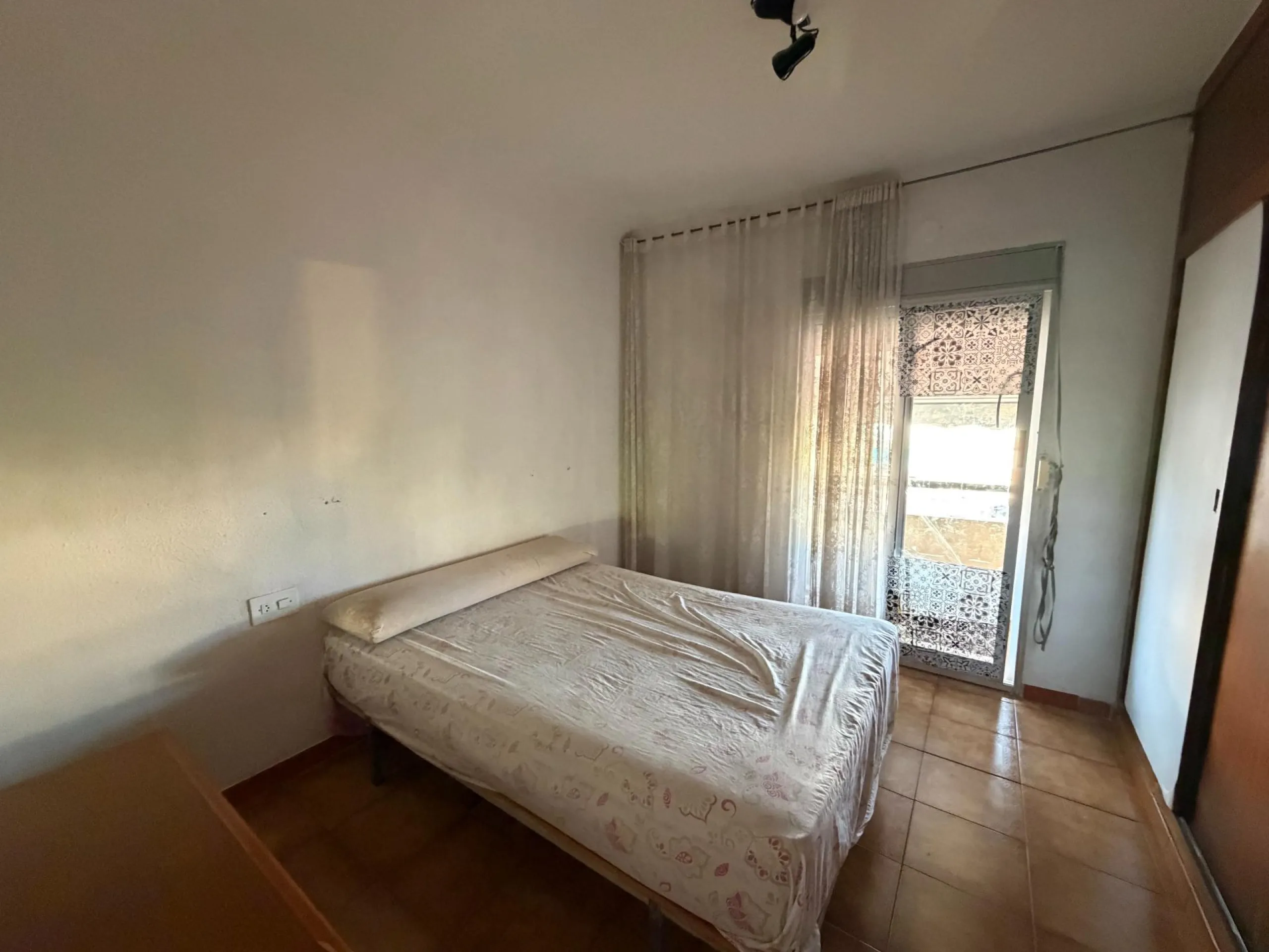 APARTMENT IN ALICANTE — EXCELLENT OPPORTUNITY TO LIVE OR INVEST