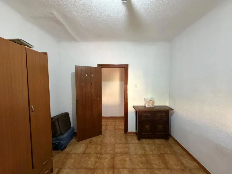 APARTMENT IN ALICANTE — EXCELLENT OPPORTUNITY TO LIVE OR INVEST