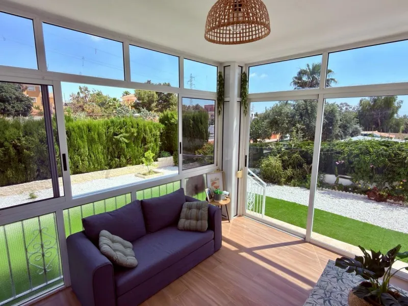 Exclusiva villa con el ambiente de un auténtico oasis privado en Los Girasoles