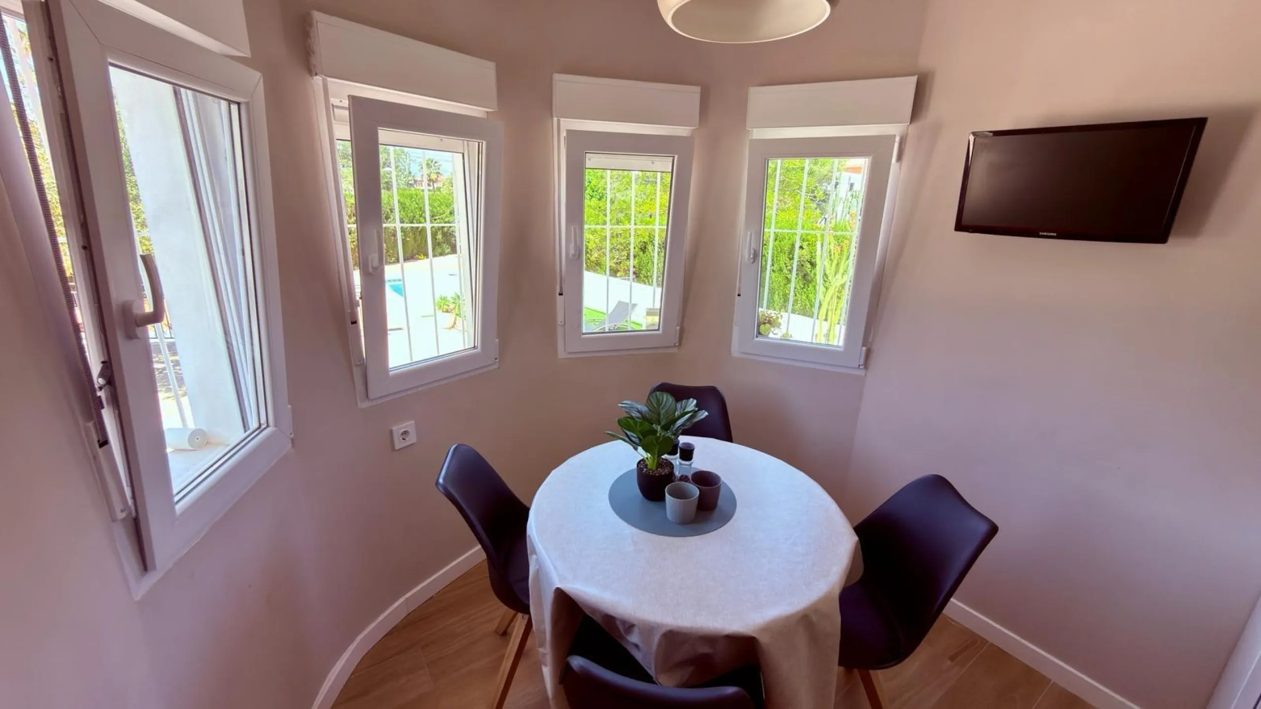 Exclusive villa with the atmosphere of a true private oasis in Los Girasoles