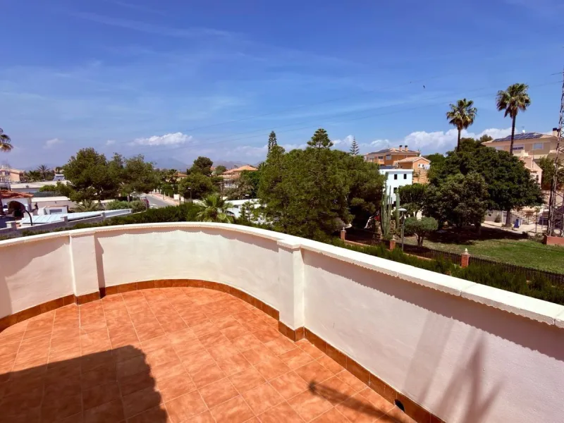 Exclusive villa with the atmosphere of a true private oasis in Los Girasoles
