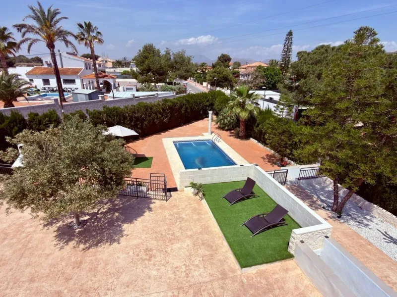 Exclusive villa with the atmosphere of a true private oasis in Los Girasoles