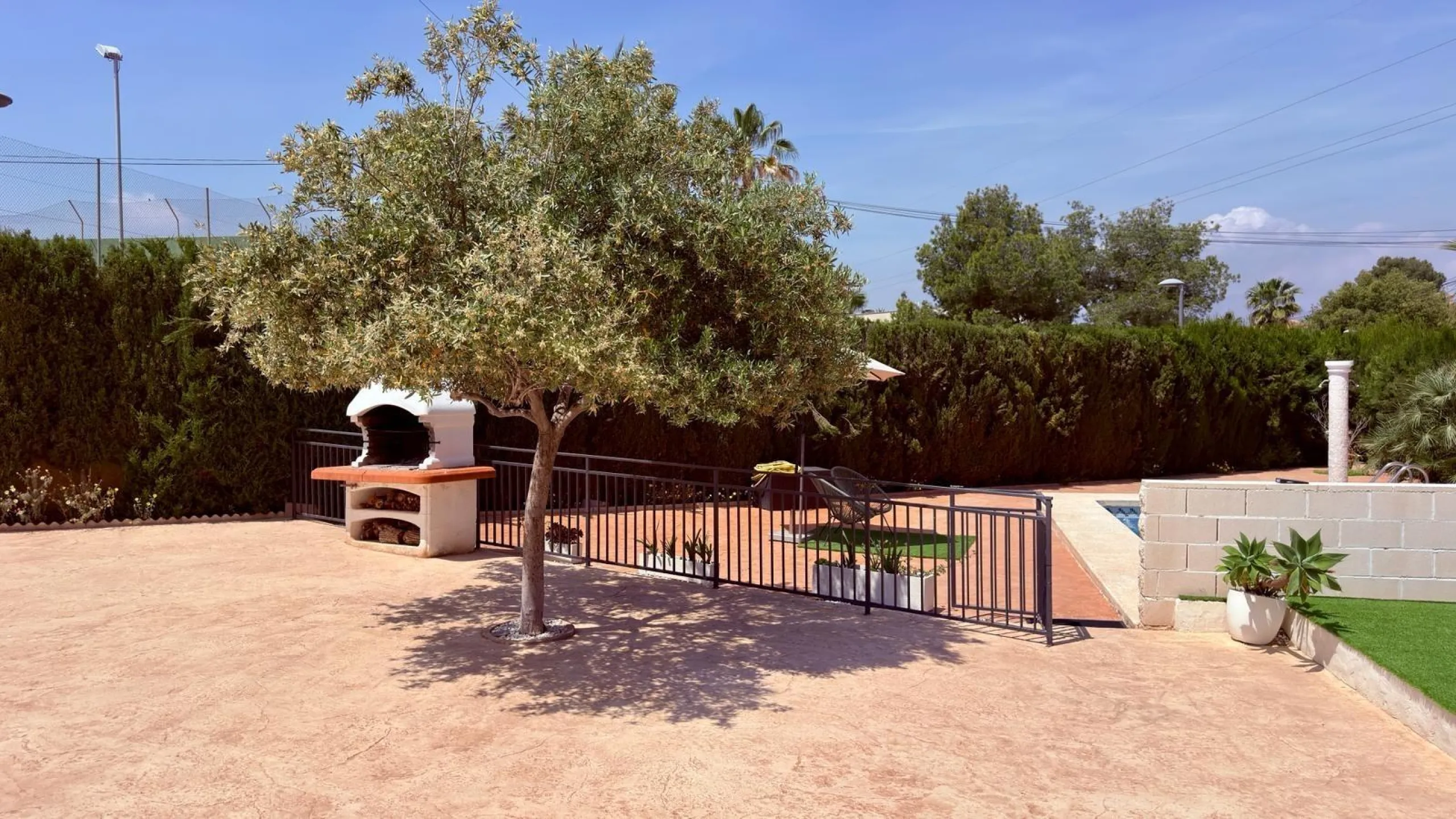 Exclusive villa with the atmosphere of a true private oasis in Los Girasoles
