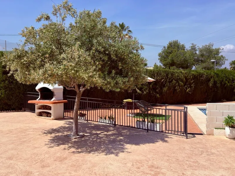 Exclusive villa with the atmosphere of a true private oasis in Los Girasoles