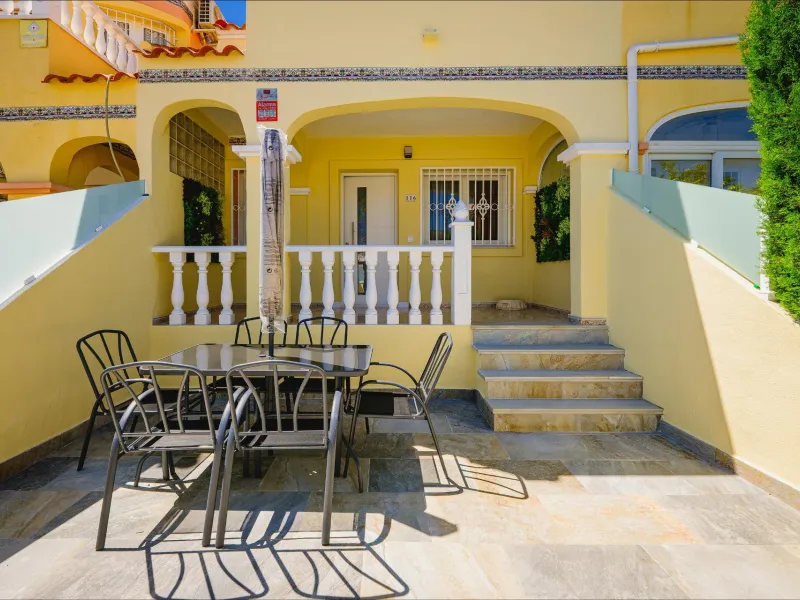 REFORMED TOWNHOUSE WITH SEA VIEWS IN "LAS FILIPINAS" ORIHUELA COSTA. WITH POOL. 3 BEDROOMS. 2 BATHROOMS. WITH A SURFACE OF 84 M2.