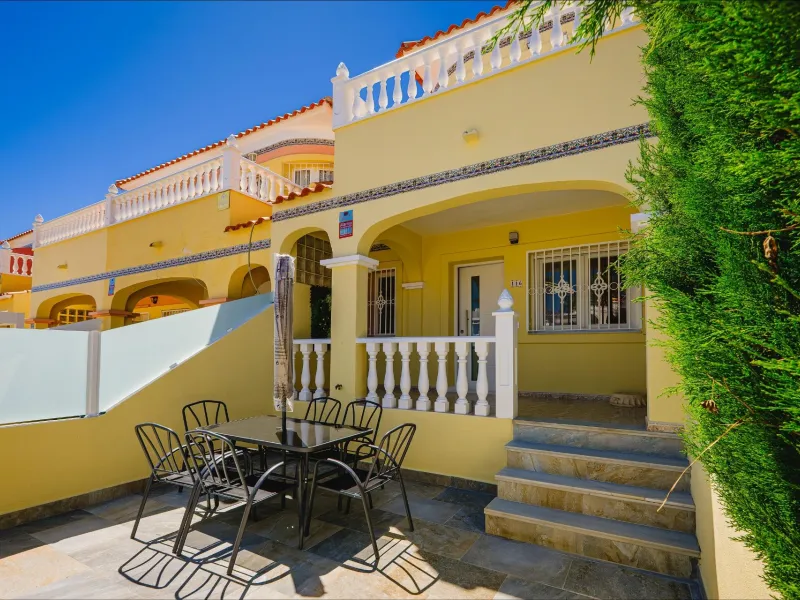 REFORMED TOWNHOUSE WITH SEA VIEWS IN "LAS FILIPINAS" ORIHUELA COSTA. WITH POOL. 3 BEDROOMS. 2 BATHROOMS. WITH A SURFACE OF 84 M2.