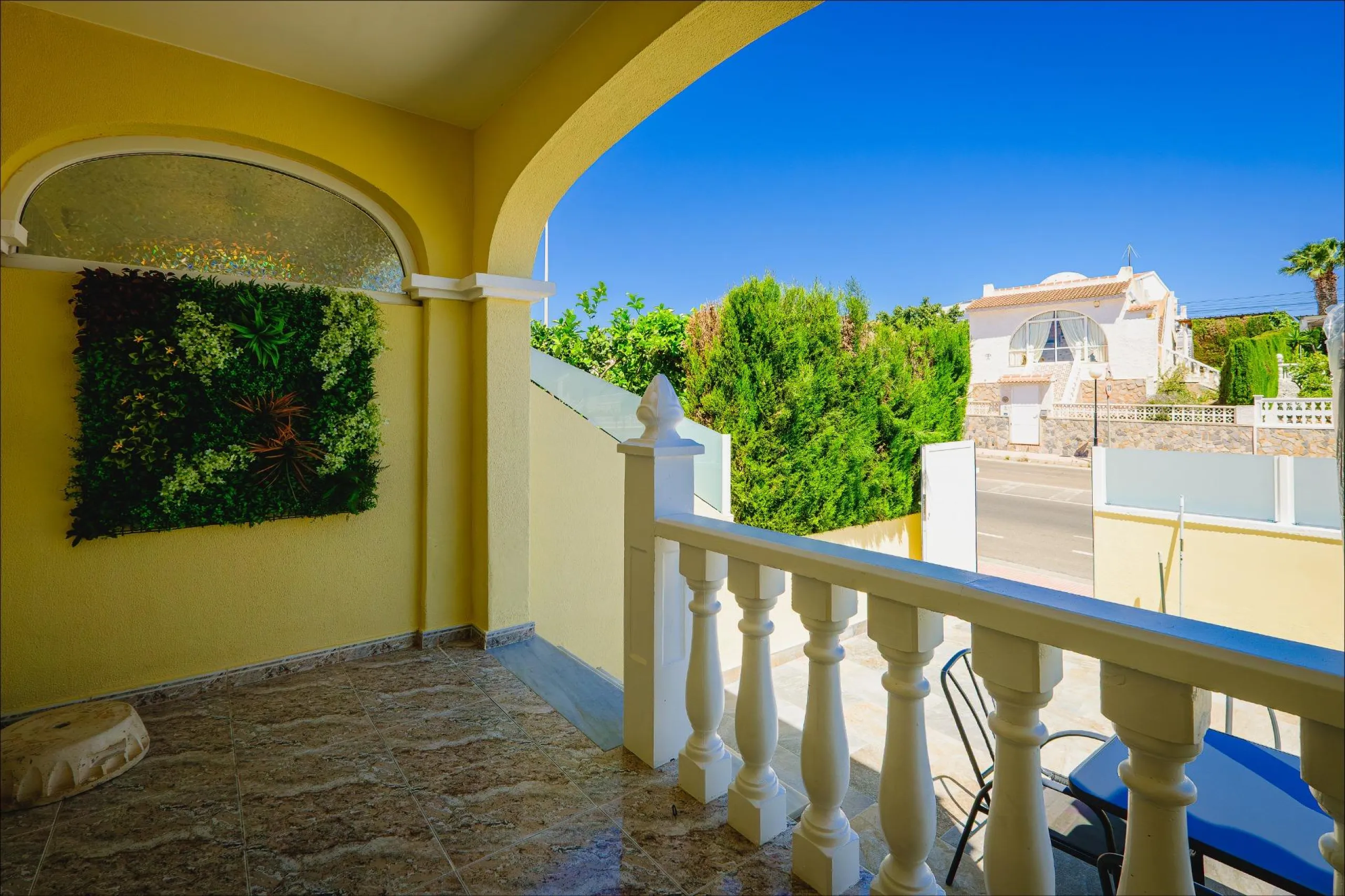 REFORMED TOWNHOUSE WITH SEA VIEWS IN "LAS FILIPINAS" ORIHUELA COSTA. WITH POOL. 3 BEDROOMS. 2 BATHROOMS. WITH A SURFACE OF 84 M2.