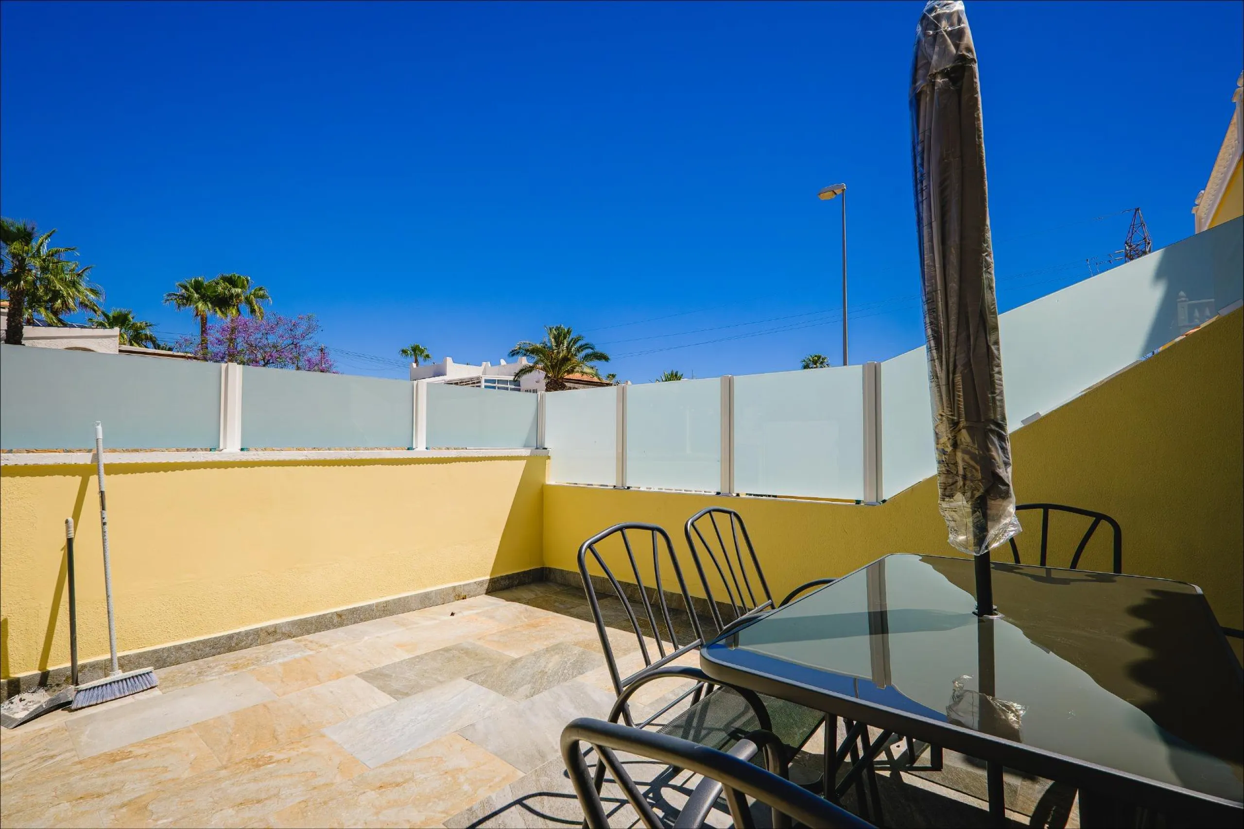 REFORMED TOWNHOUSE WITH SEA VIEWS IN "LAS FILIPINAS" ORIHUELA COSTA. WITH POOL. 3 BEDROOMS. 2 BATHROOMS. WITH A SURFACE OF 84 M2.