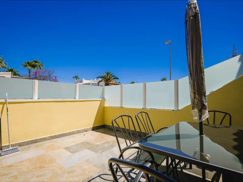 REFORMED TOWNHOUSE WITH SEA VIEWS IN "LAS FILIPINAS" ORIHUELA COSTA. WITH POOL. 3 BEDROOMS. 2 BATHROOMS. WITH A SURFACE OF 84 M2.