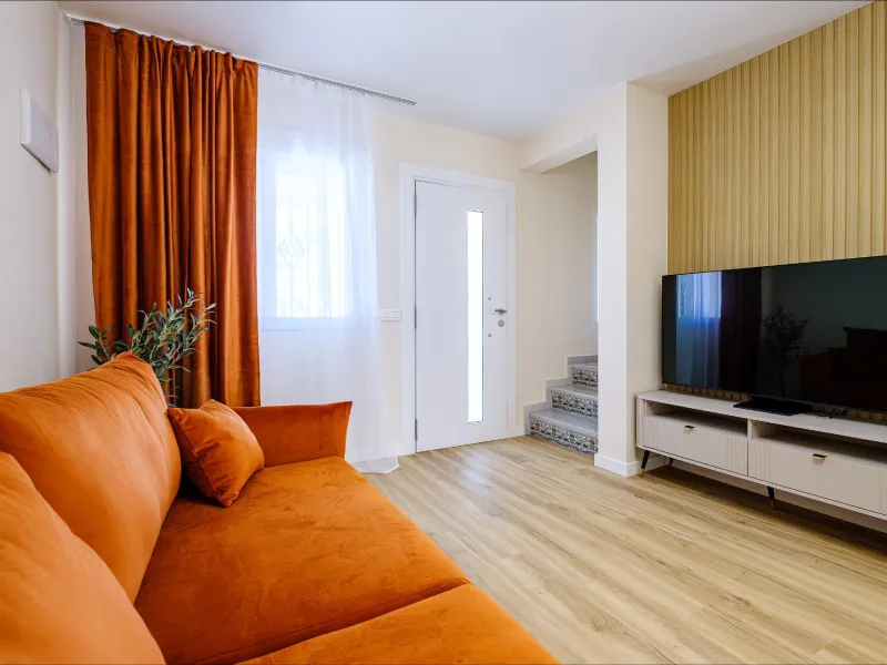 REFORMED TOWNHOUSE WITH SEA VIEWS IN "LAS FILIPINAS" ORIHUELA COSTA. WITH POOL. 3 BEDROOMS. 2 BATHROOMS. WITH A SURFACE OF 84 M2.