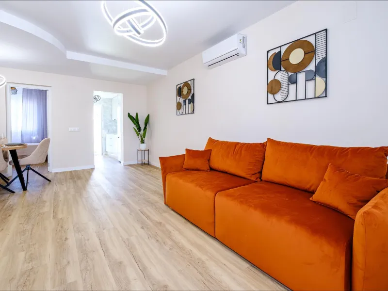 REFORMED TOWNHOUSE WITH SEA VIEWS IN "LAS FILIPINAS" ORIHUELA COSTA. WITH POOL. 3 BEDROOMS. 2 BATHROOMS. WITH A SURFACE OF 84 M2.