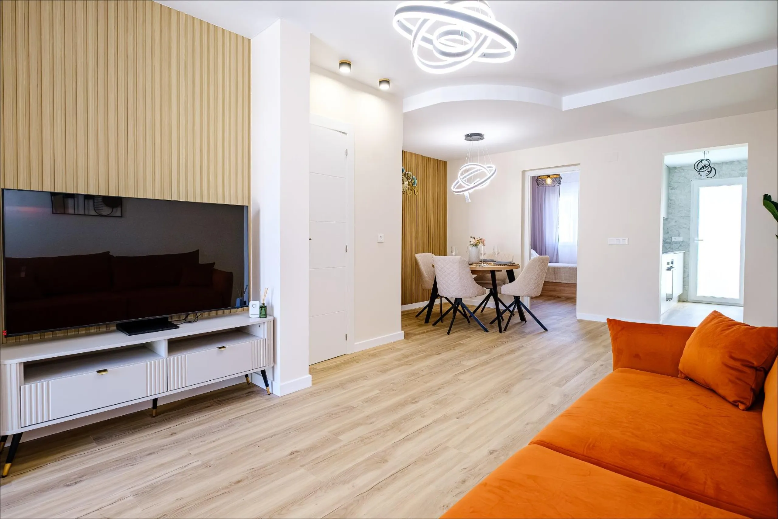REFORMED TOWNHOUSE WITH SEA VIEWS IN "LAS FILIPINAS" ORIHUELA COSTA. WITH POOL. 3 BEDROOMS. 2 BATHROOMS. WITH A SURFACE OF 84 M2.