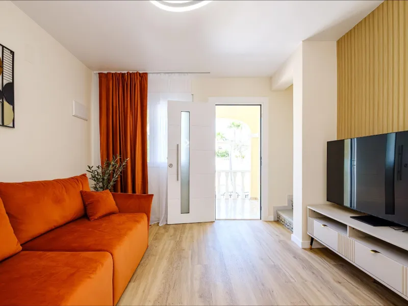 REFORMED TOWNHOUSE WITH SEA VIEWS IN "LAS FILIPINAS" ORIHUELA COSTA. WITH POOL. 3 BEDROOMS. 2 BATHROOMS. WITH A SURFACE OF 84 M2.
