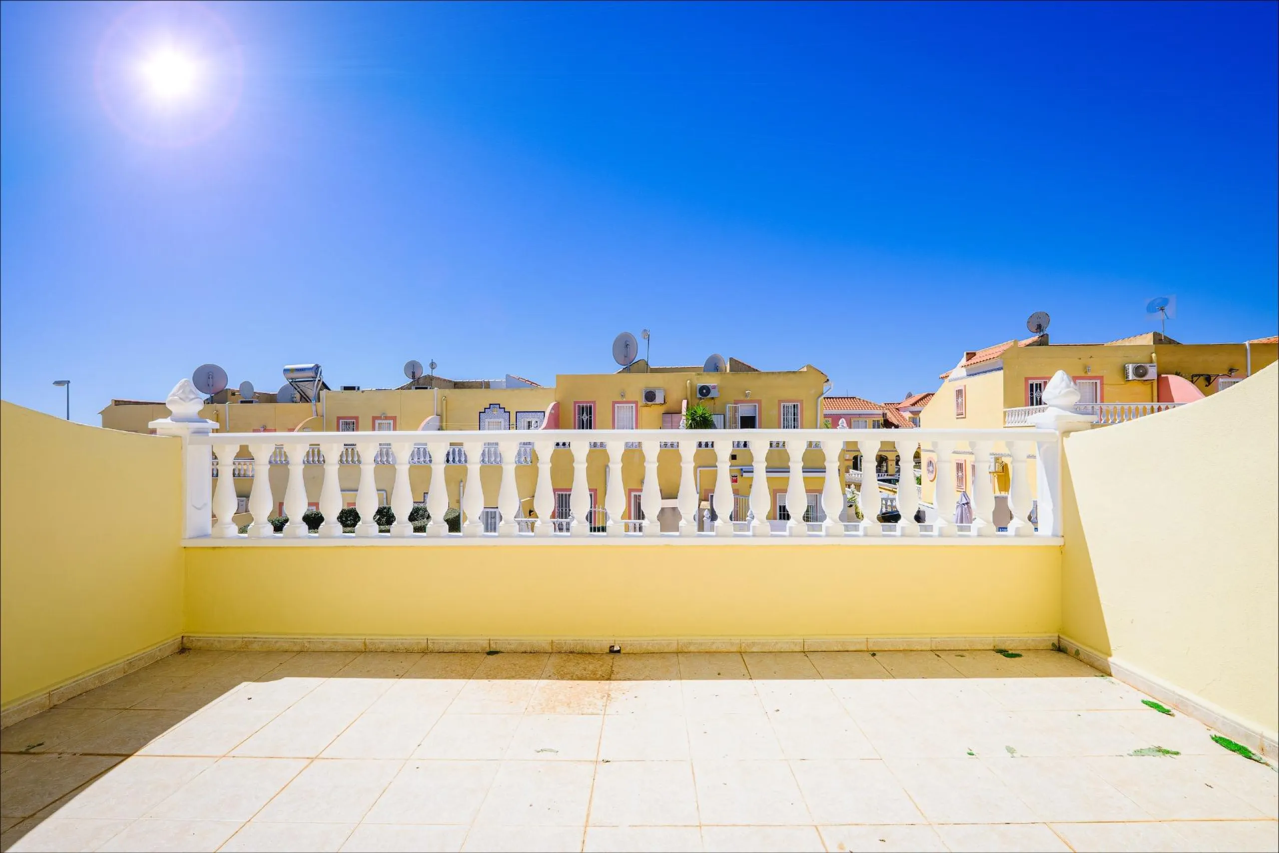 REFORMED TOWNHOUSE WITH SEA VIEWS IN "LAS FILIPINAS" ORIHUELA COSTA. WITH POOL. 3 BEDROOMS. 2 BATHROOMS. WITH A SURFACE OF 84 M2.