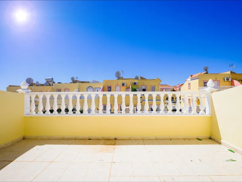 REFORMED TOWNHOUSE WITH SEA VIEWS IN "LAS FILIPINAS" ORIHUELA COSTA. WITH POOL. 3 BEDROOMS. 2 BATHROOMS. WITH A SURFACE OF 84 M2.