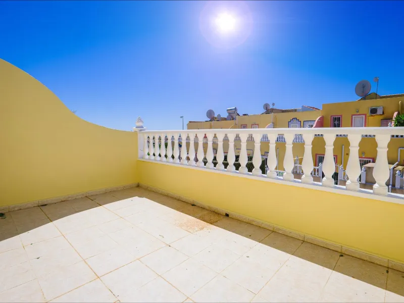 REFORMED TOWNHOUSE WITH SEA VIEWS IN "LAS FILIPINAS" ORIHUELA COSTA. WITH POOL. 3 BEDROOMS. 2 BATHROOMS. WITH A SURFACE OF 84 M2.