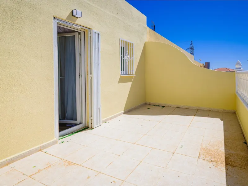 REFORMED TOWNHOUSE WITH SEA VIEWS IN "LAS FILIPINAS" ORIHUELA COSTA. WITH POOL. 3 BEDROOMS. 2 BATHROOMS. WITH A SURFACE OF 84 M2.