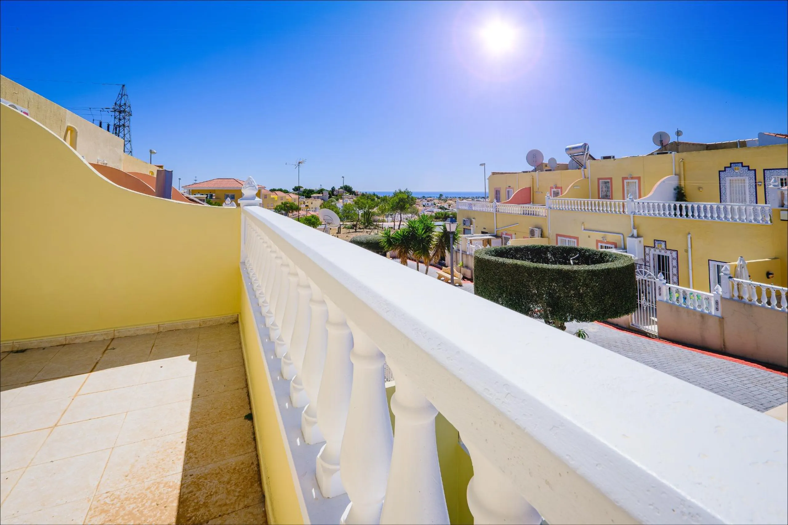 REFORMED TOWNHOUSE WITH SEA VIEWS IN "LAS FILIPINAS" ORIHUELA COSTA. WITH POOL. 3 BEDROOMS. 2 BATHROOMS. WITH A SURFACE OF 84 M2.