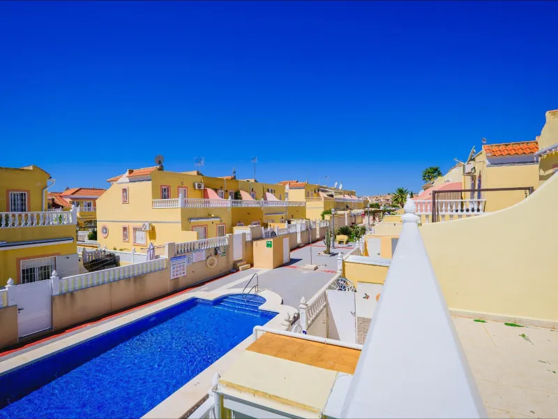 REFORMED TOWNHOUSE WITH SEA VIEWS IN "LAS FILIPINAS" ORIHUELA COSTA. WITH POOL. 3 BEDROOMS. 2 BATHROOMS. WITH A SURFACE OF 84 M2.