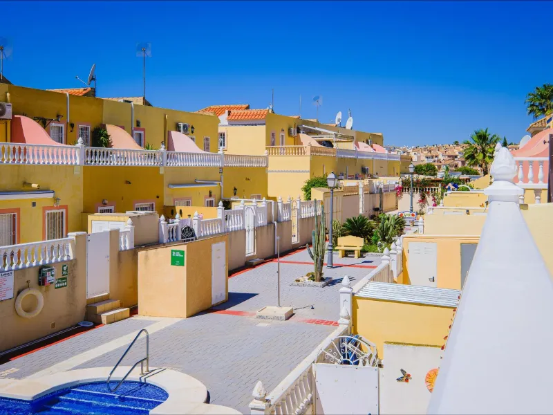 REFORMED TOWNHOUSE WITH SEA VIEWS IN "LAS FILIPINAS" ORIHUELA COSTA. WITH POOL. 3 BEDROOMS. 2 BATHROOMS. WITH A SURFACE OF 84 M2.