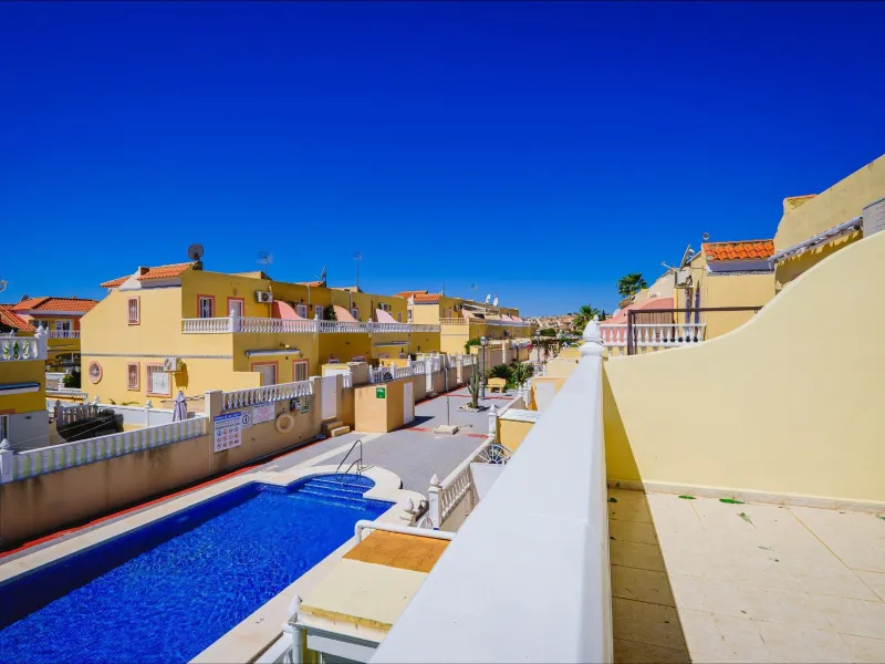 REFORMED TOWNHOUSE WITH SEA VIEWS IN "LAS FILIPINAS" ORIHUELA COSTA. WITH POOL. 3 BEDROOMS. 2 BATHROOMS. WITH A SURFACE OF 84 M2.