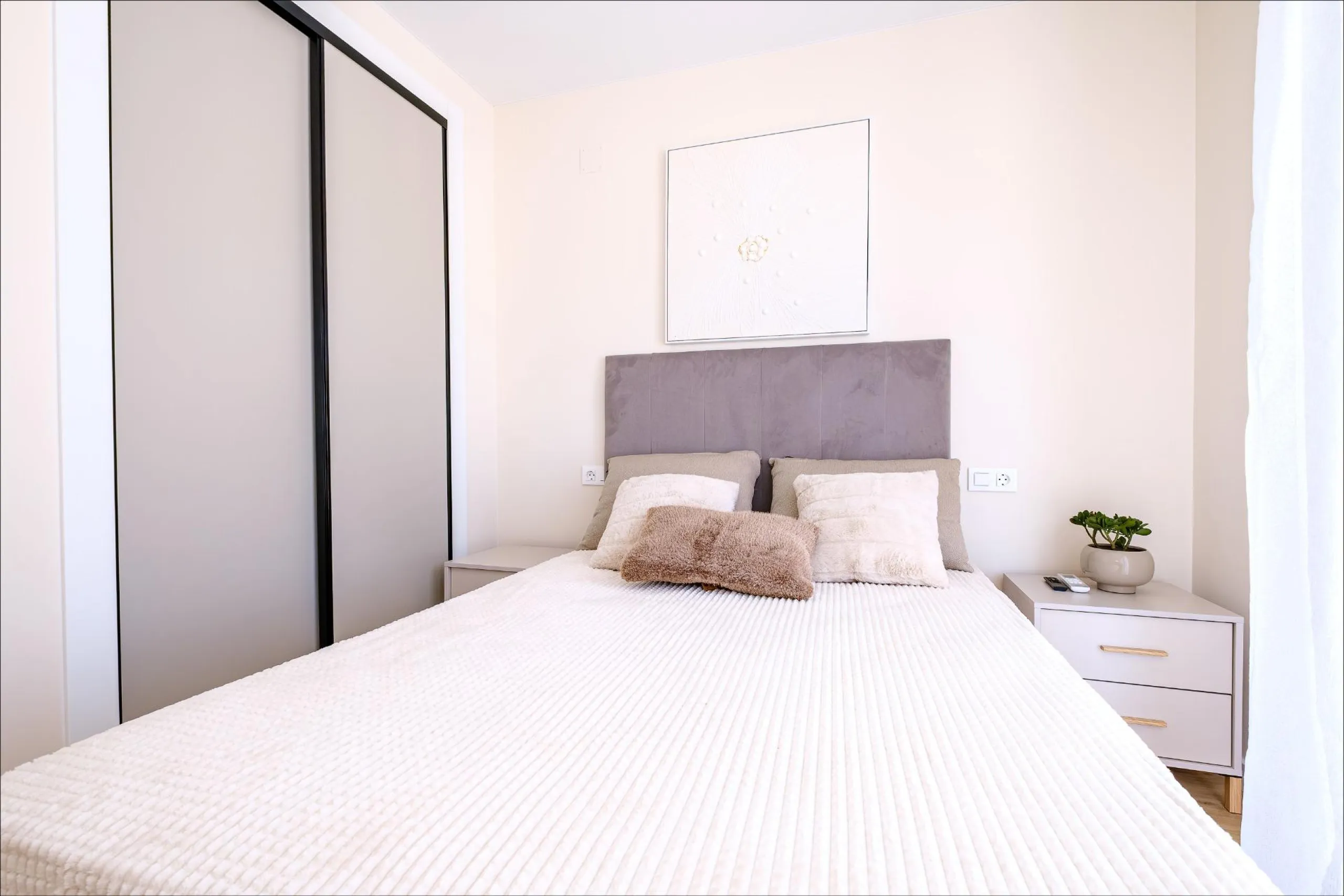 REFORMED TOWNHOUSE WITH SEA VIEWS IN "LAS FILIPINAS" ORIHUELA COSTA. WITH POOL. 3 BEDROOMS. 2 BATHROOMS. WITH A SURFACE OF 84 M2.