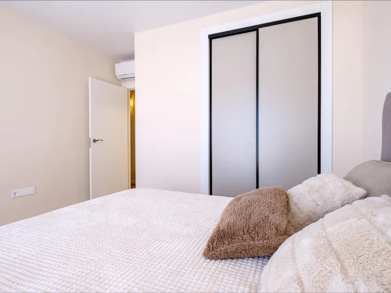 REFORMED TOWNHOUSE WITH SEA VIEWS IN "LAS FILIPINAS" ORIHUELA COSTA. WITH POOL. 3 BEDROOMS. 2 BATHROOMS. WITH A SURFACE OF 84 M2.