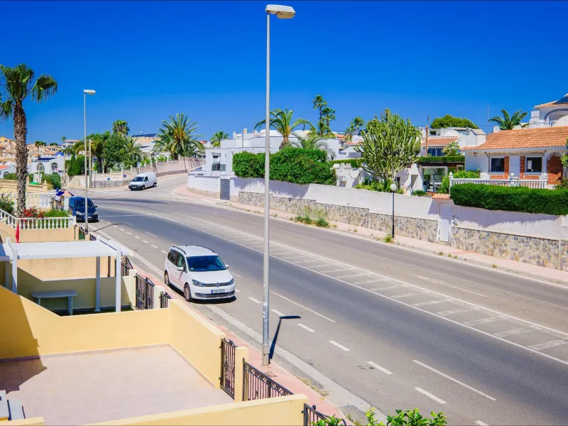 REFORMED TOWNHOUSE WITH SEA VIEWS IN "LAS FILIPINAS" ORIHUELA COSTA. WITH POOL. 3 BEDROOMS. 2 BATHROOMS. WITH A SURFACE OF 84 M2.