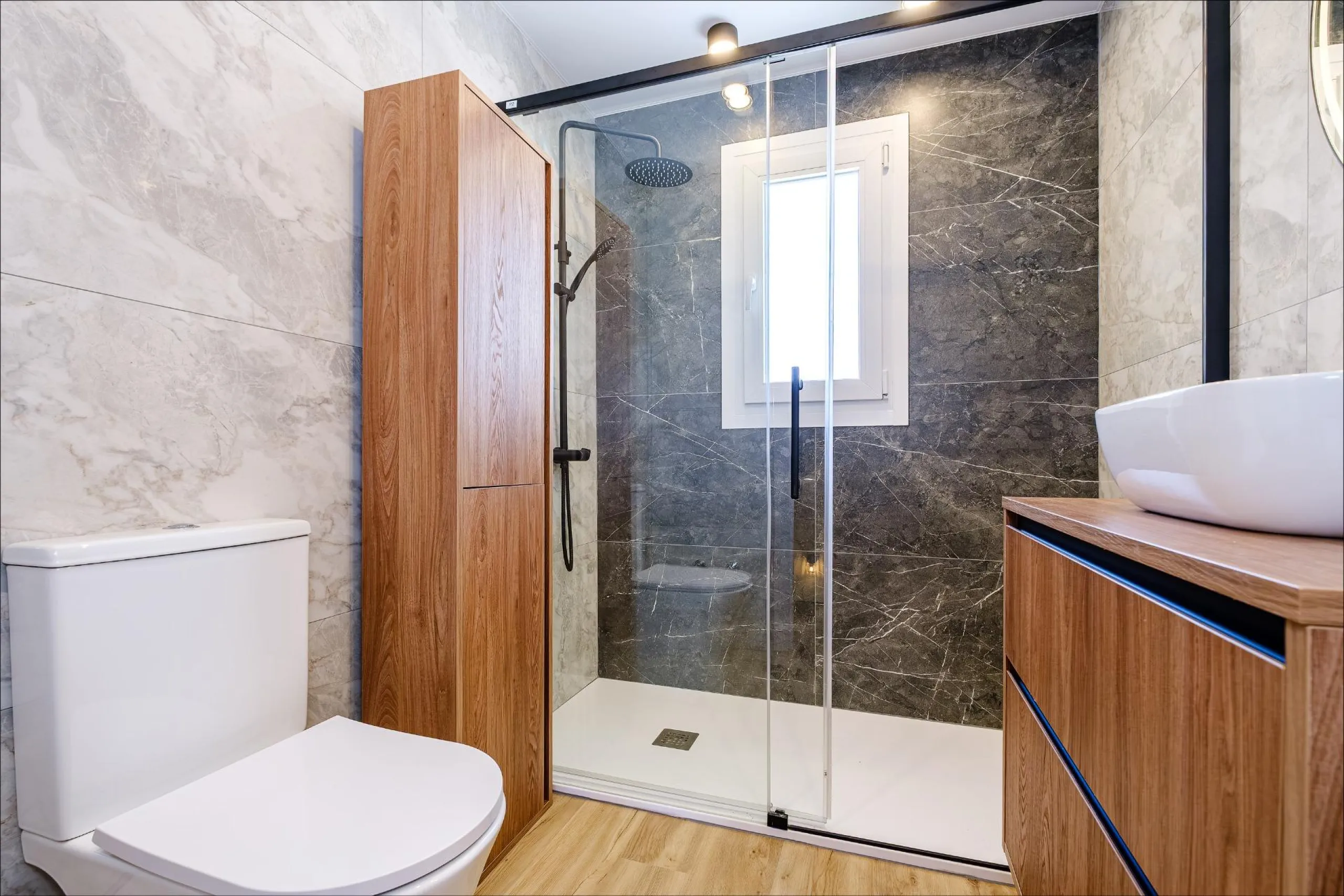 REFORMED TOWNHOUSE WITH SEA VIEWS IN "LAS FILIPINAS" ORIHUELA COSTA. WITH POOL. 3 BEDROOMS. 2 BATHROOMS. WITH A SURFACE OF 84 M2.