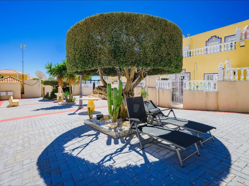REFORMED TOWNHOUSE WITH SEA VIEWS IN "LAS FILIPINAS" ORIHUELA COSTA. WITH POOL. 3 BEDROOMS. 2 BATHROOMS. WITH A SURFACE OF 84 M2.